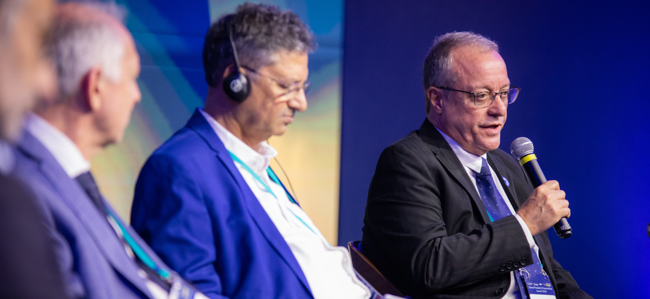 carlos gadelha summit.jpg