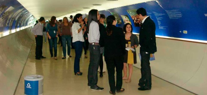 exposição construção do sus.jpg