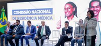Nísia participa de sessão plenária da Comissão Nacional de Residência Médica