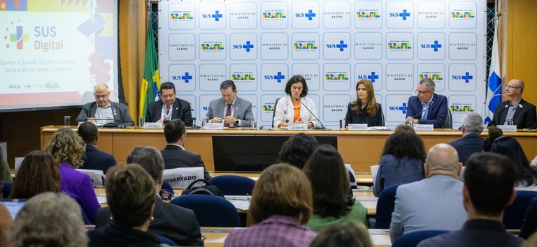 sus digital coletiva ministra.jpg