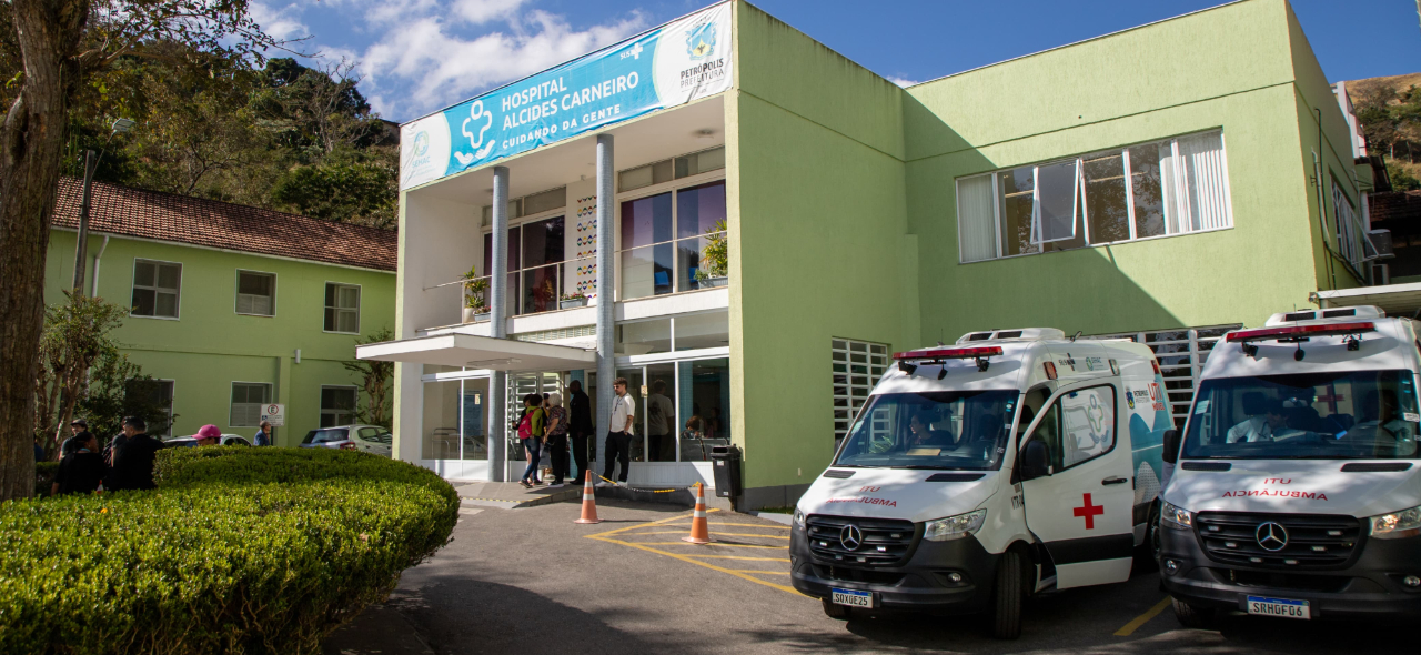 Hospital Alcides Carneiro petropolis.jpg