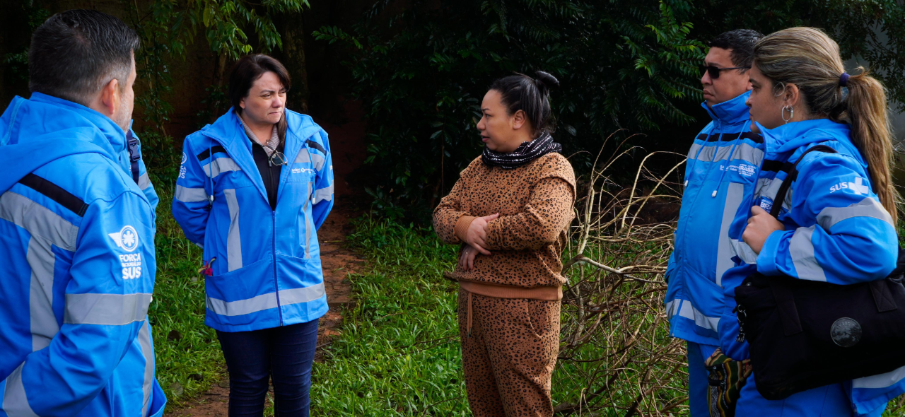 Voluntários do FN-SUS conversando