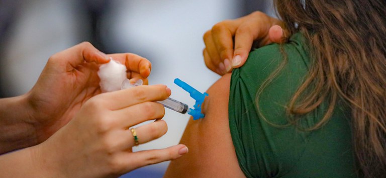 vacinação voluntários.jpg