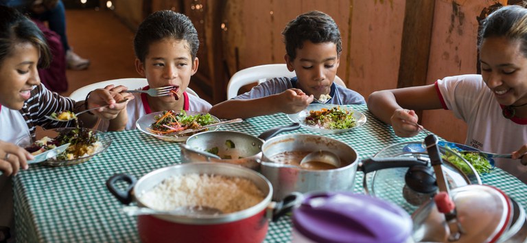 alimentação saudável folhas.jpg