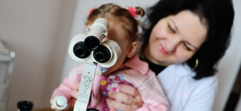 exame de vista bebê.jpg