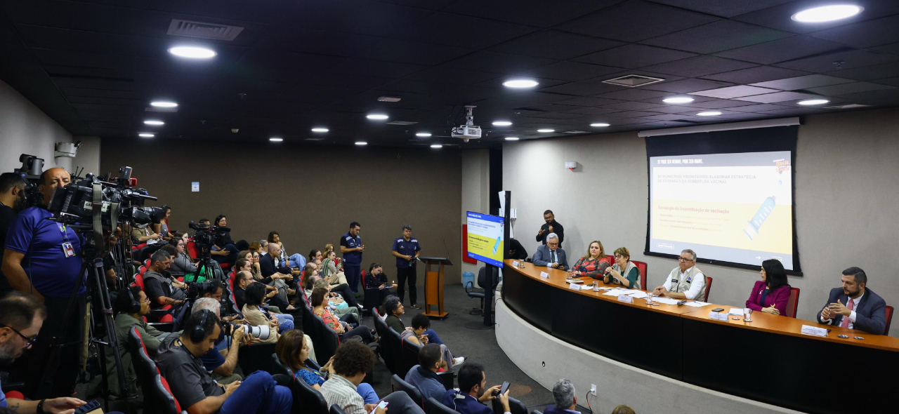 coletiva de imprensa dengue .jpg