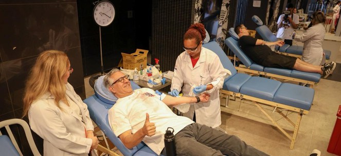 Em São Paulo, ministro doa sangue e reforça vacinação de gestantes para proteger bebês da bronquiolite Foto: Walterson Rosa/MS