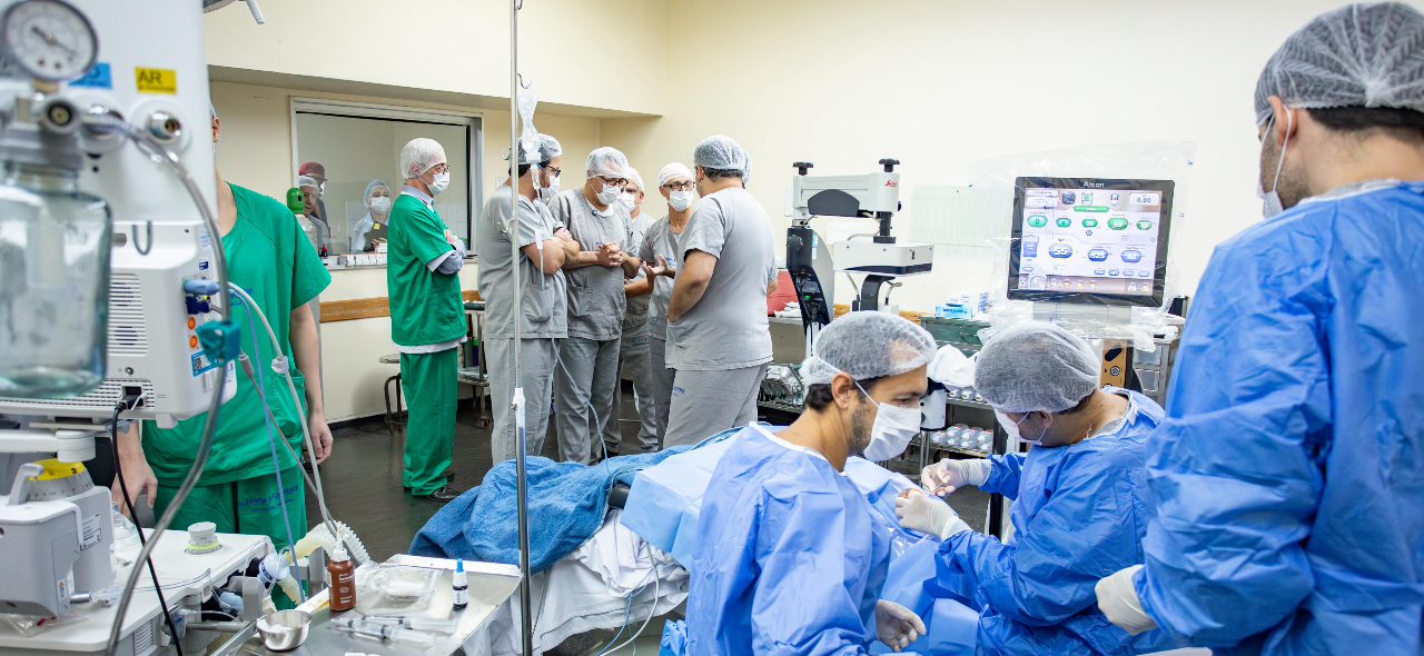 São quase 200 hospitais mobilizados em todo o país para atender a população, com mais de 11,5 mil cirurgias eletivas agendadas. Iniciativa do Agora Tem Especialistas, em parceria com a EBSERH e Santas Casas, visa reduzir tempo de espera por atendimento na rede pública