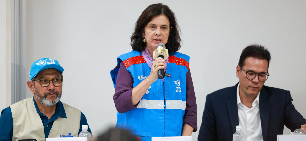 mini em sao paulo discursando.jpg