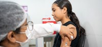 Ministério da Saúde lança estratégia para vacinar 3 milhões de jovens contra o HPV