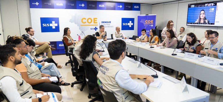 coe dengue arboviroses reunião.jpg