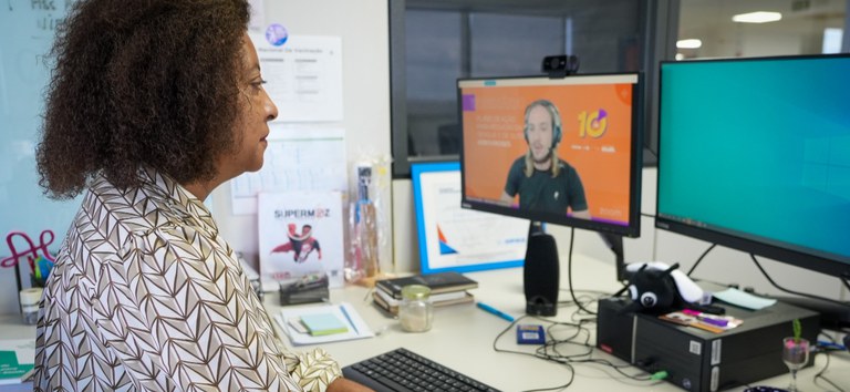 mosquito campanha usuária computador.jpg