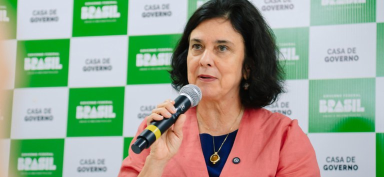 ministra em rr.jpg