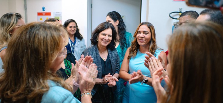 ministra na bahia .jpg