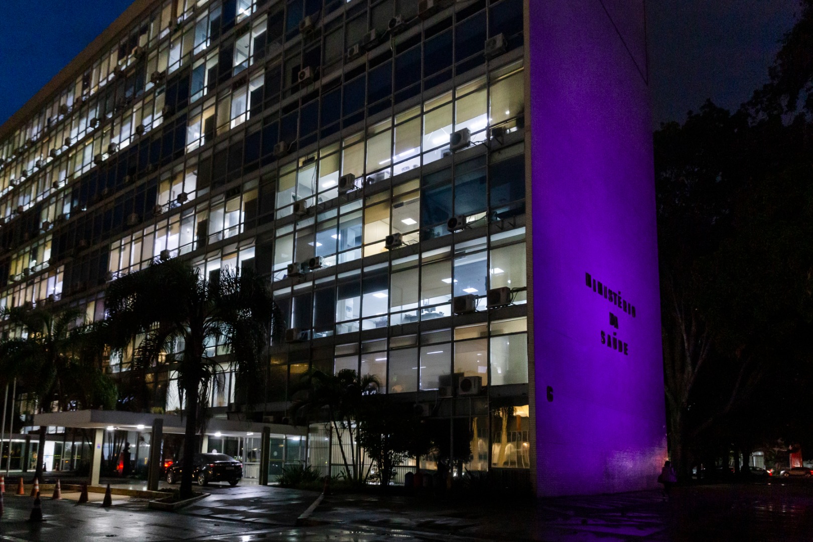 ministerio iluminado.jpg