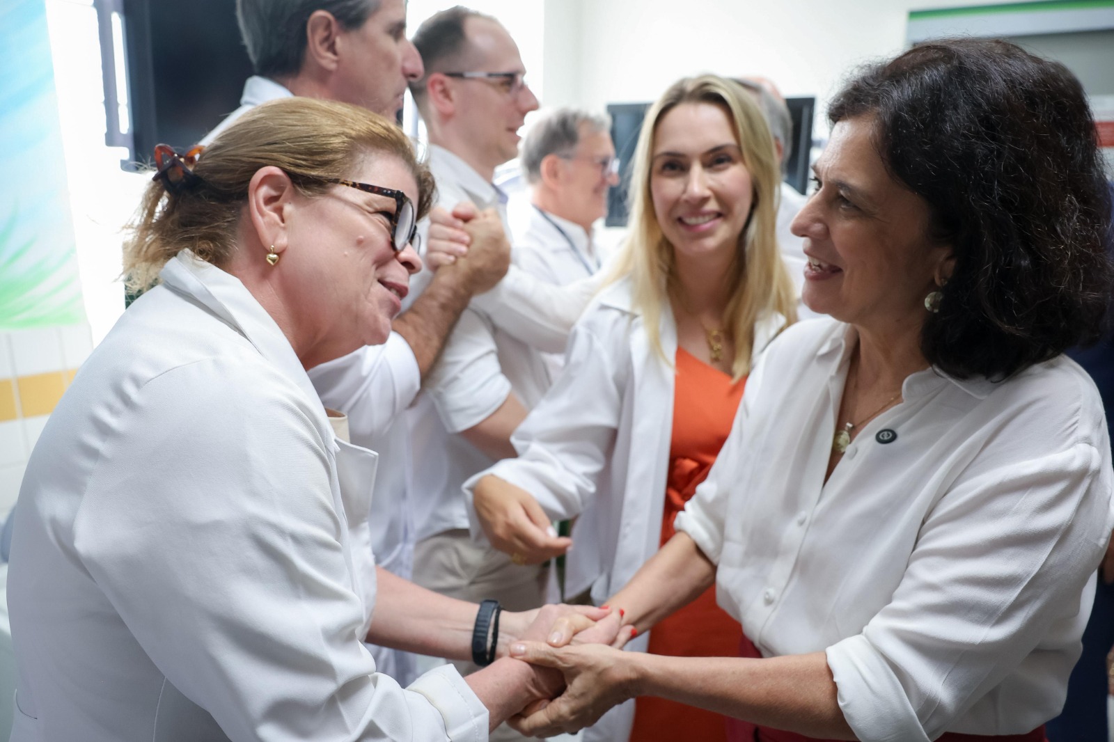 ministra cumprimento hospital sul