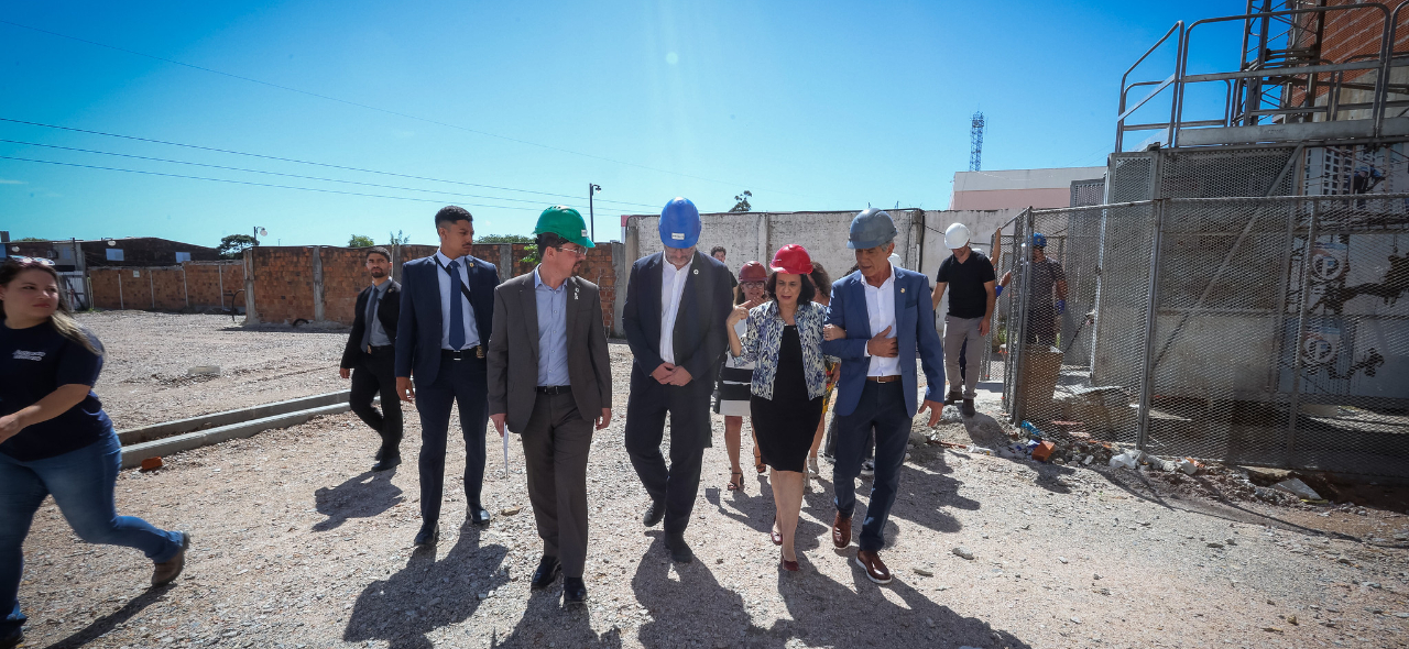 ministra visita obras.jpg