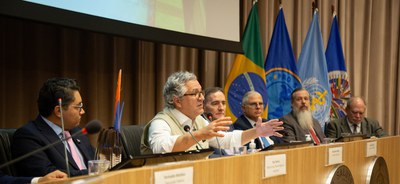 frente parlamentar - malária.jpg