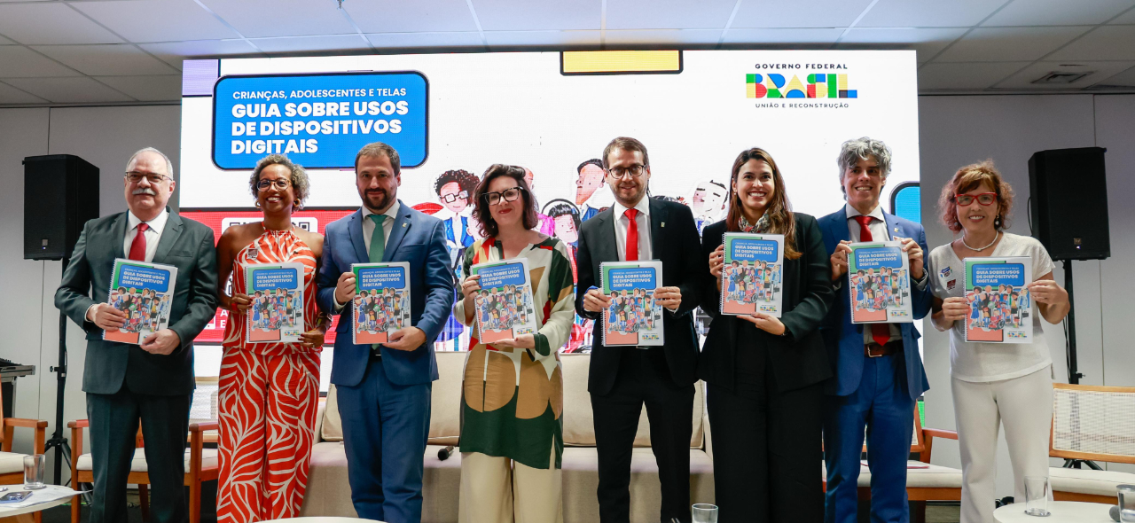 mesa evento dispositivos.jpg