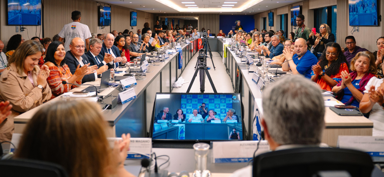 CNS reunião padilha.jpg