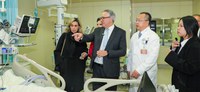 Ministro da Saúde conhece hospital inteligente de Beijing, na China