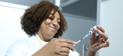 profissional - vacina - foto - erasmo salomão (2).jpg