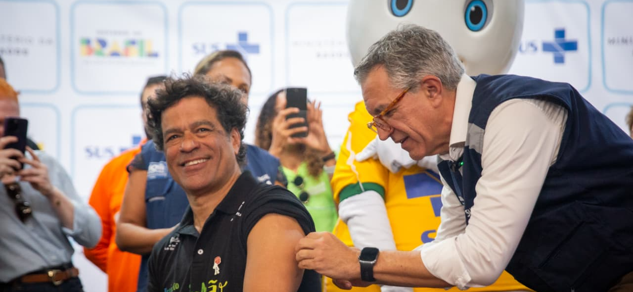 Iniciativa do Ministério da Saúde reforça a importância da vacina como principal proteção diante de surtos da doença nos EUA, Canadá e México, países que sediarão o mundial