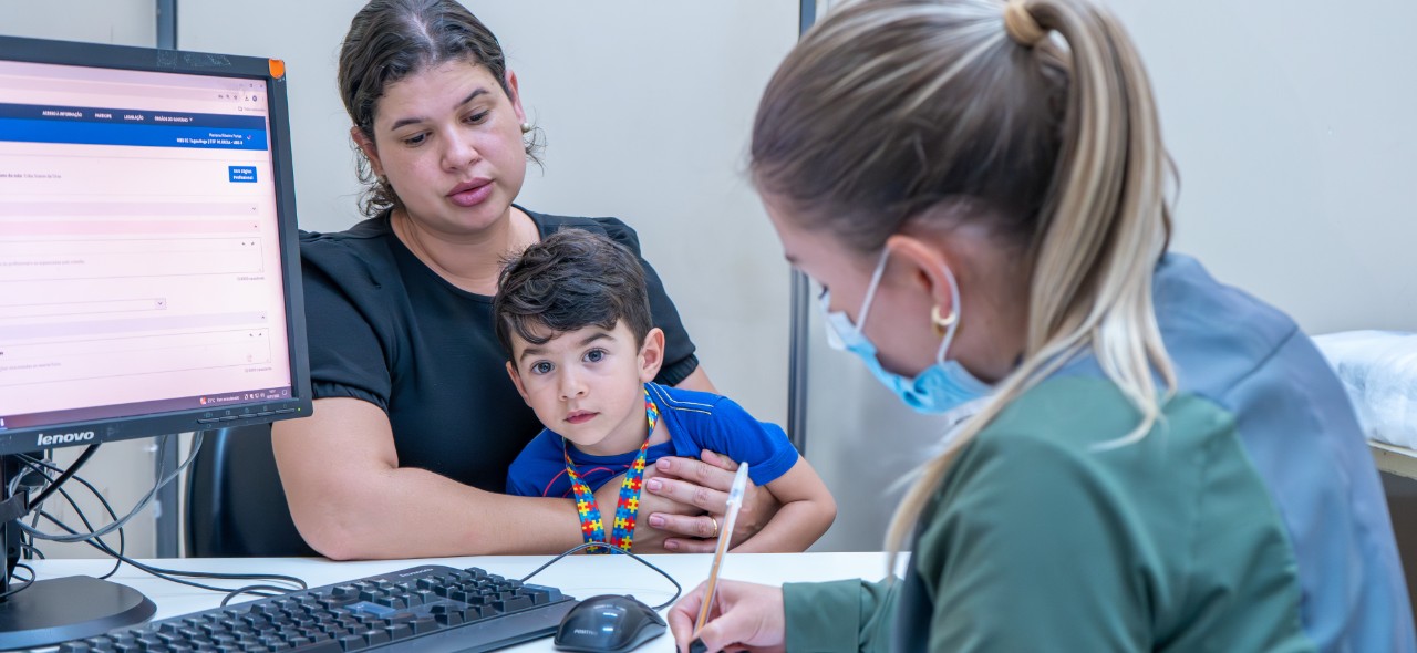 Serão habilitados 59 novos serviços da Rede de Cuidados à Pessoa com Deficiência, com incentivo adicional para atendimento de TEA e reforço ao diagnóstico precoce com o lançamento do Guia de Intervenção Precoce para profissionais do SUS