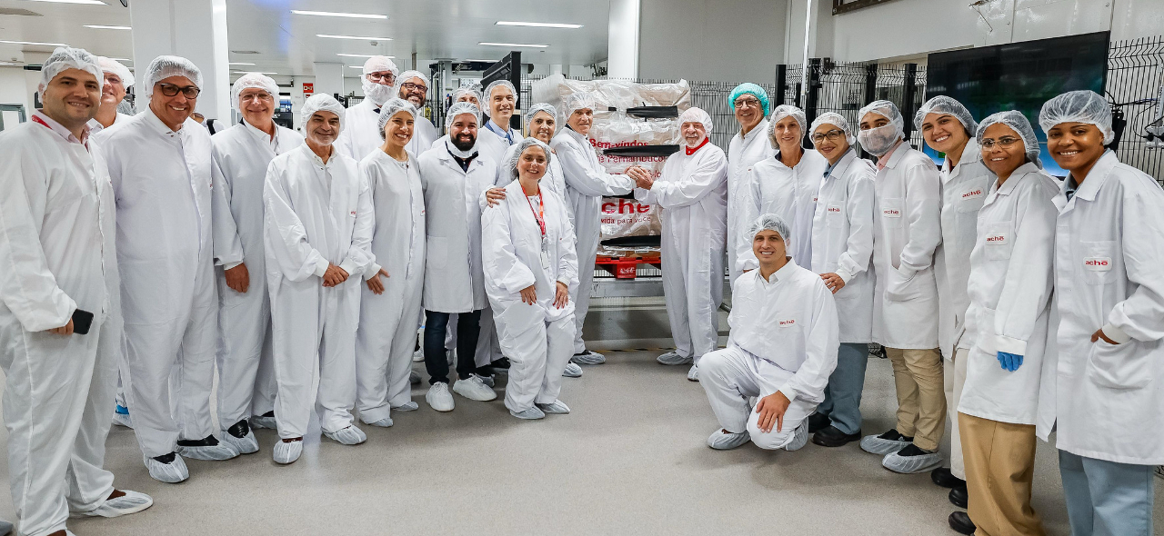 Com expansão, capacidade do laboratório chega a 700 milhões por ano, ampliando oferta nacional. Unidade recebeu R$ 267 milhões em incentivos federais e começa a operar em 2026