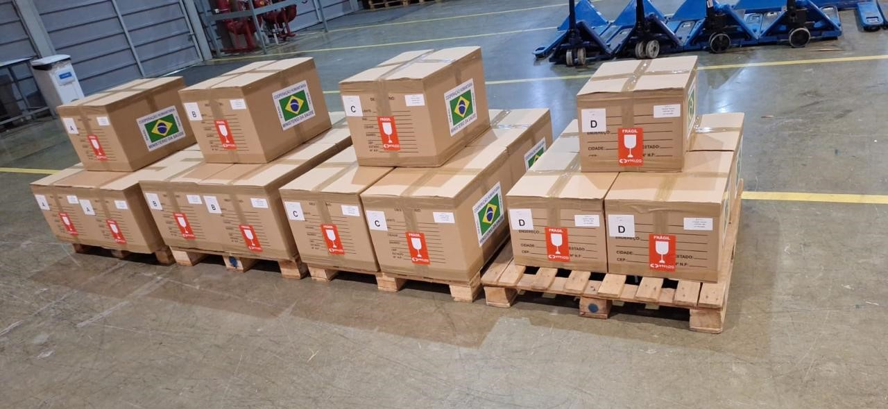 Itens incluem antibióticos, soluções injetáveis e outros insumos. Carretas do Agora Tem Especialistas devem chegar neste final de semana