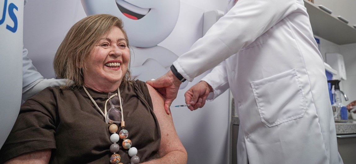 Mais de 7,3 milhões de mensagens foram enviadas pelo Ministério da Saúde via WhatsApp à população para reforçar a adesão à campanha no município e incentivar a atualização da caderneta de vacinação