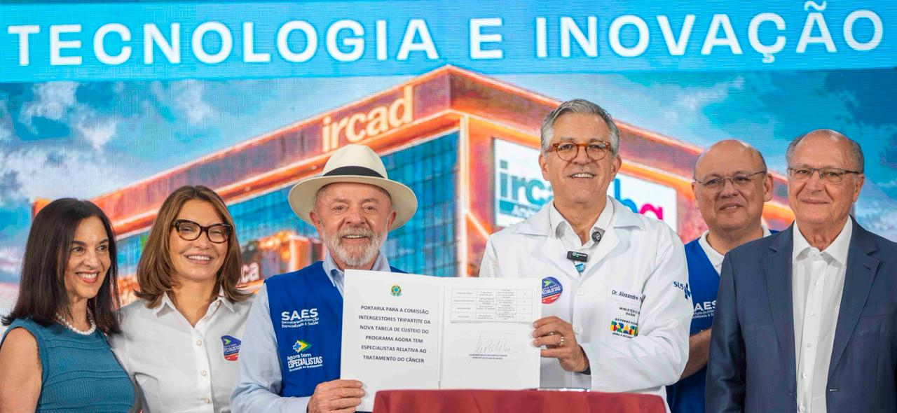 Os fármacos, que aguardavam há até 12 anos para serem ofertados à população, tratam 18 tipos de câncer e podem gerar economia de até R$ 630 mil por paciente, a depender da terapia na rede privada