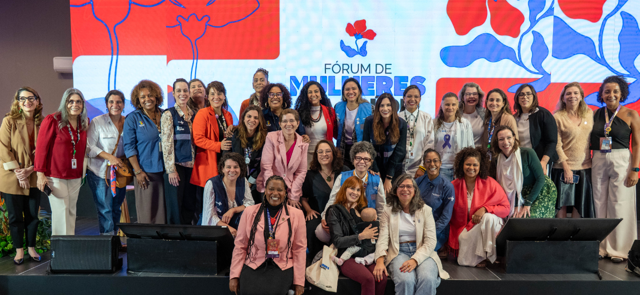 Iniciativa, que reúne movimentos sociais, especialistas, gestoras e referências estaduais, integra ações do Governo do Brasil com o objetivo de discutir direitos e equidade no SUS em relação à saúde feminina