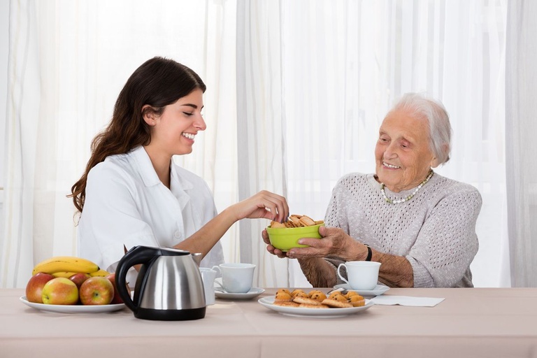 idosos_alimentacao_shutterstock_1200x1000.jpg