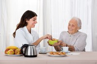 Bons hábitos alimentares e rotina saudável ajudam no bem estar dos idosos