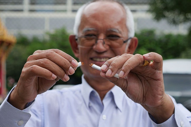 idoso_cigarro.jpg
