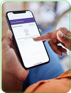 Usuário utilizando o aplicativo da Caderneta