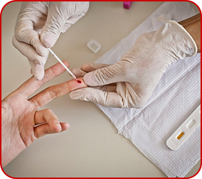 Imagem de coleta de sangue pelo dedo