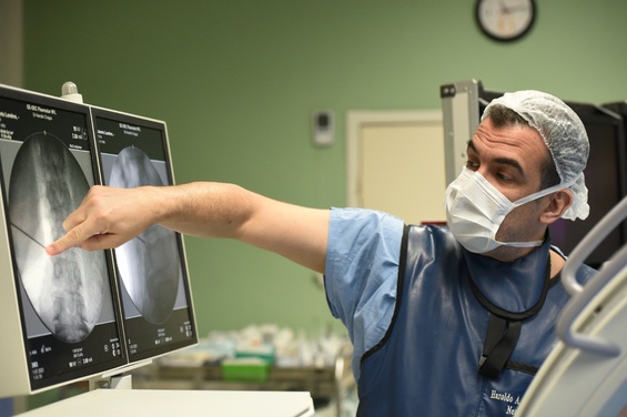 2_Cirurgia_Endoscopica_da_Coluna.jpg