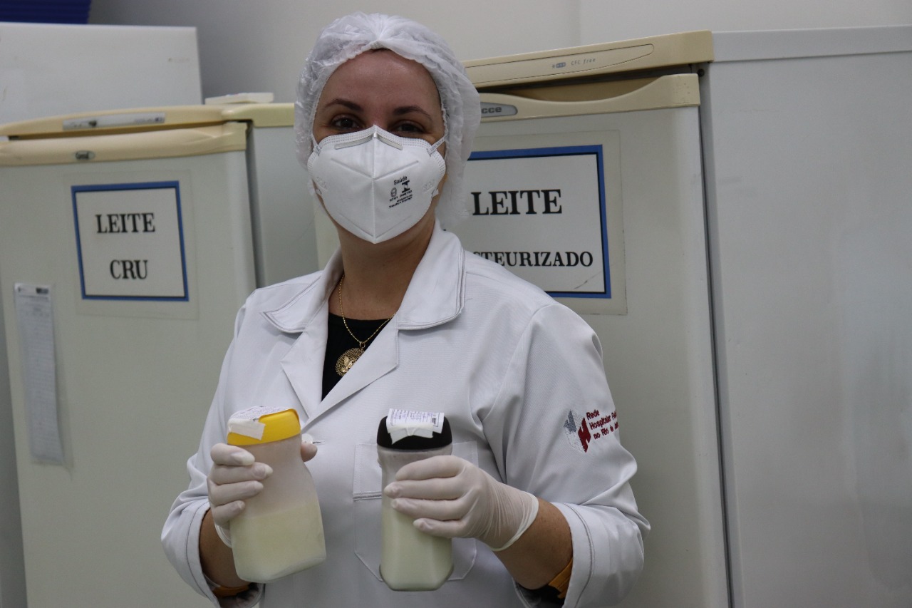 thais-queiroz-enfermeira-banco-de-leite.jpg
