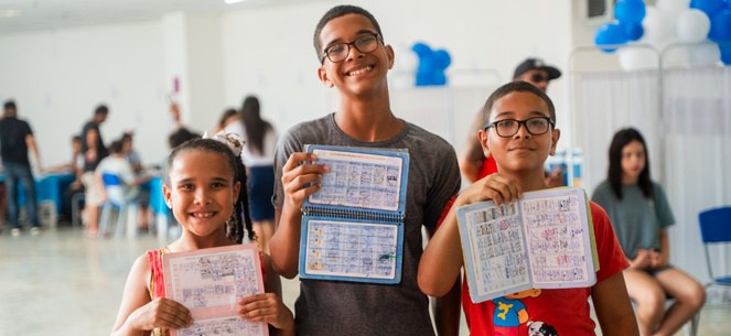 Governo do Brasil intensifica vacinação nas escolas públicas e busca alcançar 27 milhões de estudantes