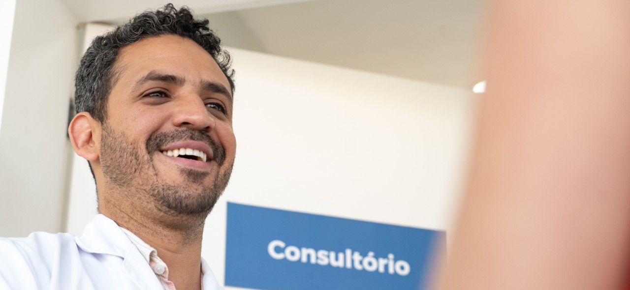 Saúde prorroga permanência de médicos especialistas até 2027