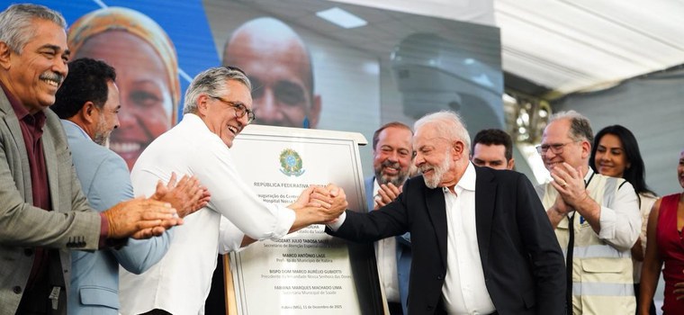 Lula e Padilha inauguram cinco centros de radioterapia
