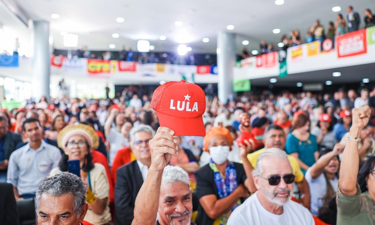 Brazilian government establishes a social participation council and reinstates its dialogue