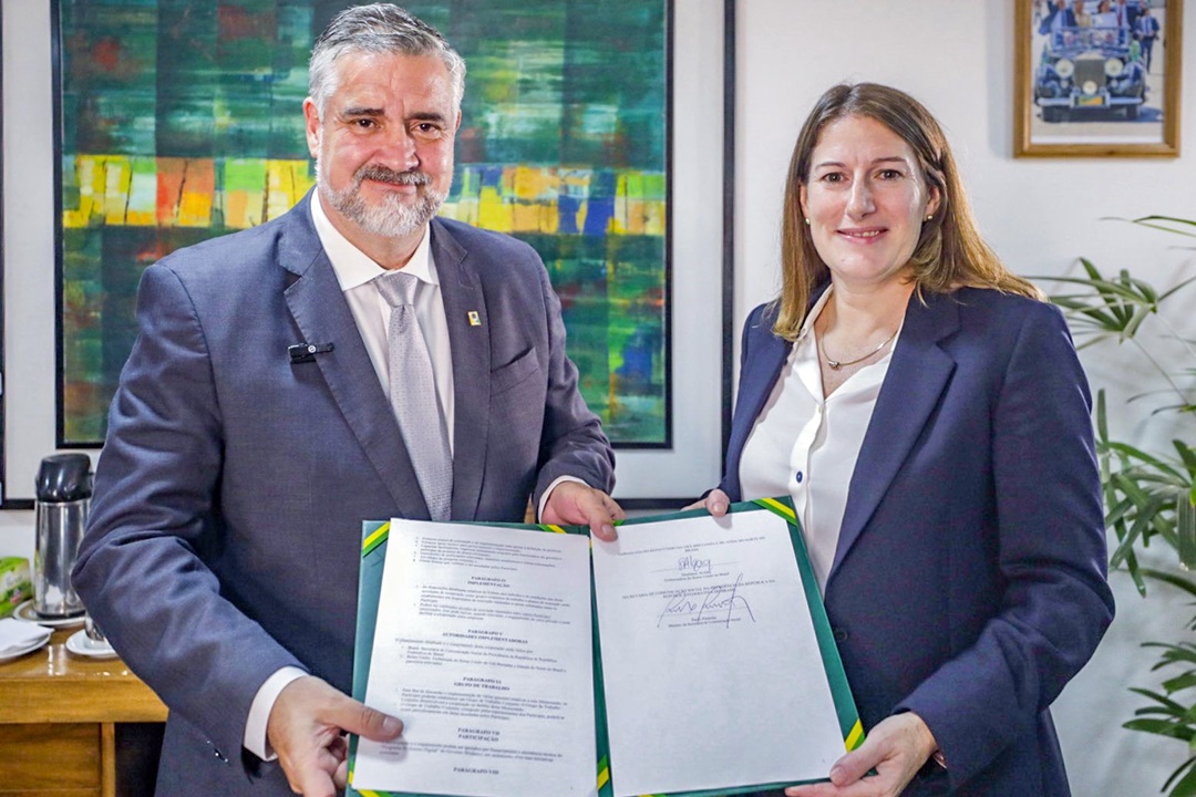 Brazil and UK strengthen cooperation to make the internet a safer environment for children and adolescents