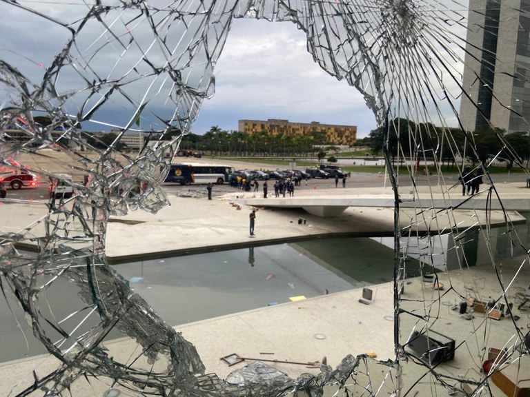 Vandalismo nos Três Poderes