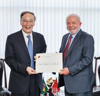 Em encontros bilaterais, Lula discute cooperação em políticas sociais e comerciais