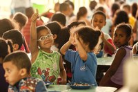 Mais creches, reajuste de merendas e retomada de obras marcam os primeiros meses do Governo Federal