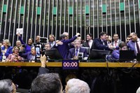 Antiga demanda para dinamizar economia, Reforma Tributária é aprovada na Câmara