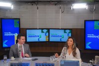 Jader Filho detalha melhorias do Minha Casa, Minha Vida em conversa com radialistas